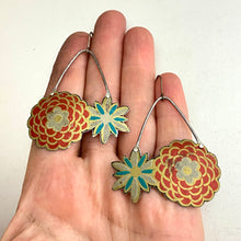 Load image into Gallery viewer, Vintage Stylized Flowers Tin Earrings