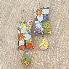 Load image into Gallery viewer, Allover Flowers Mod Rectangle Earrings