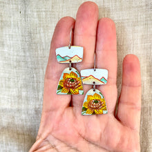 Load image into Gallery viewer, Tiny Mountain Range Earrings