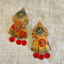 Load image into Gallery viewer, Rustic Flowers Temple Drop Tin Earrings