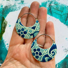 Load image into Gallery viewer, Blueberry Flowers Crescent Circles Tin Earrings