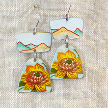 Load image into Gallery viewer, Tiny Mountain Range Earrings