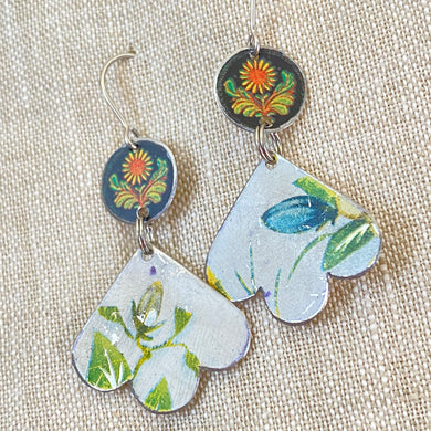 Tiny Flowery Trefoil Earrings