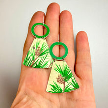 Load image into Gallery viewer, White Pine Small Fans Tin Earrings