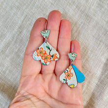 Load image into Gallery viewer, Happy Pink Flowers Trefoil Earrings