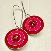 Load image into Gallery viewer, Wire Stitched X O Tin Earrings