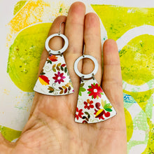 Load image into Gallery viewer, Happy Reddy Flowers Small Fans Tin Earrings