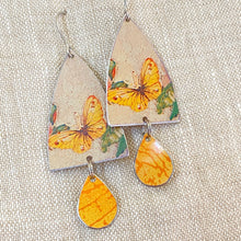 Load image into Gallery viewer, Tiny Butterflies Earrings