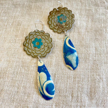 Load image into Gallery viewer, Mums and Water Drop Earrings