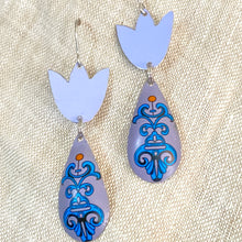 Load image into Gallery viewer, Lavender Tulip Earrings