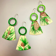 Load image into Gallery viewer, Pinecone Small Fans Tin Earrings