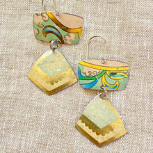 Load image into Gallery viewer, Vintage Seafoam Earrings