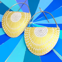 Load image into Gallery viewer, Golden Sunflowers Earrings