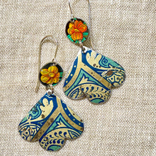 Load image into Gallery viewer, Vintage Pattern Trefoil Earrings