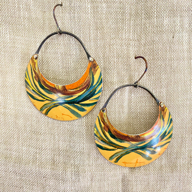 Laurel Leaves on Dreamsicle Crescent Circles Tin Earrings