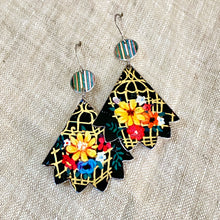 Load image into Gallery viewer, Pinked Edge Midnight Bouquets Earrings