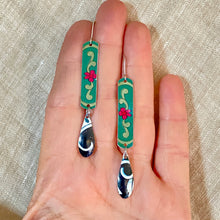 Load image into Gallery viewer, Narrow Green Edge Earrings