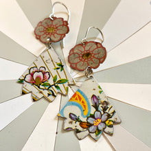 Load image into Gallery viewer, Pale Red Flowers and Flowery Pinked Edge Earrings