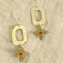 Load image into Gallery viewer, Mod Ecru &amp; Flowers Tin Earrings