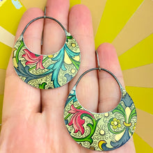 Load image into Gallery viewer, Florentine Pattern Crescent Circle Earrings