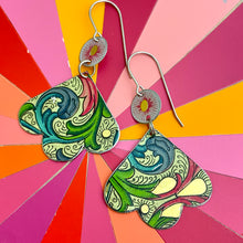 Load image into Gallery viewer, Florentine Pattern Trefoil Earrings
