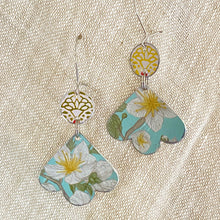 Load image into Gallery viewer, White Flowers Tiny Trefoil Earrings