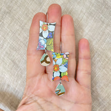 Load image into Gallery viewer, Allover Flowers Mod Rectangle Earrings