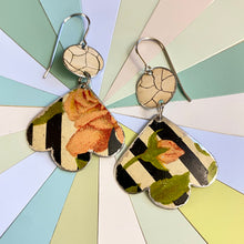 Load image into Gallery viewer, Vintage Roses Trefoil Earrings