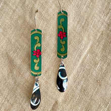 Load image into Gallery viewer, Narrow Green Edge Earrings