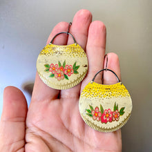 Load image into Gallery viewer, Little Pink Flowers Circle Tin Earrings