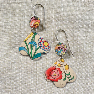 Stylized Flowers Trefoil Earrings
