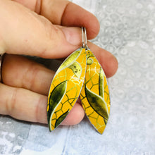 Load image into Gallery viewer, Mango Crackle Little Leaf Shape Tin Earrings